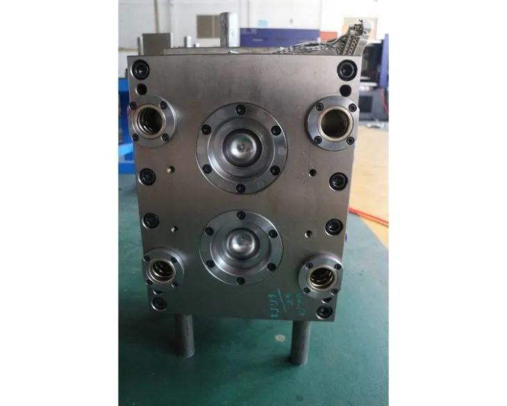 Wide Mouth Preform Mold